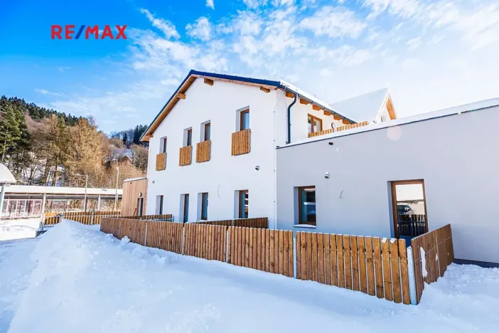 Prodej bytu 2+kk, Svoboda nad Úpou, Nádražní, 54 m2