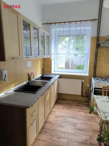 Prodej rodinného domu, Lipová-lázně, 555 m2