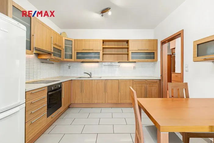 Pronájem bytu 2+kk, Praha - Vysočany, Podkovářská, 54 m2