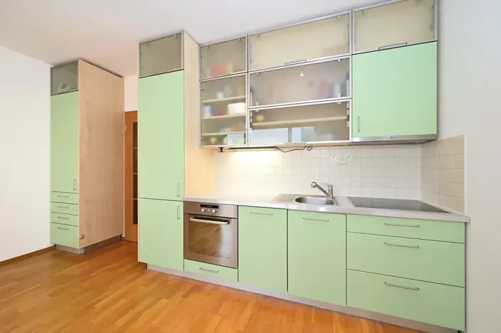 Pronájem bytu 1+kk, Praha - Holešovice, Osadní, 32 m2