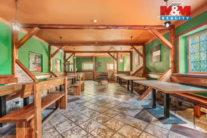 Prodej obchodního prostoru, Krnsko, 700 m2