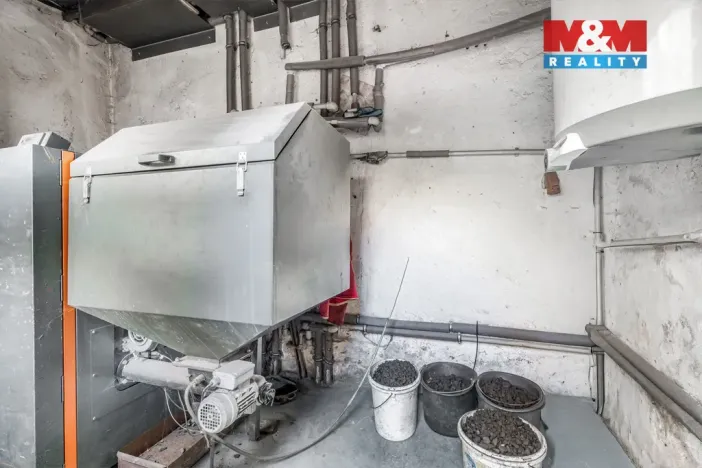 Prodej obchodního prostoru, Krnsko, 700 m2