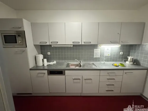 Pronájem kanceláře, Praha - Smíchov, Karla Engliše, 1006 m2