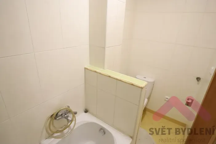 Pronájem bytu 1+kk, Jesenice, Mezi Domy, 36 m2