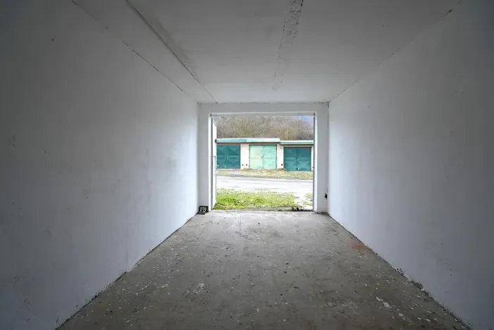 Pronájem garáže, Beroun, 19 m2
