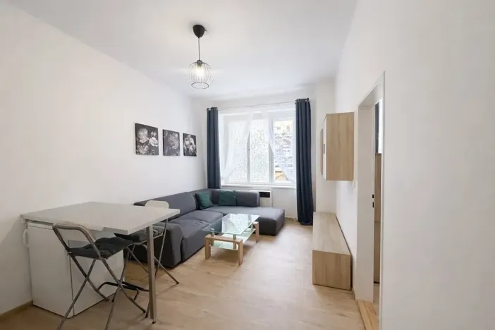 Pronájem bytu 2+kk, Praha, Sokolovská, 50 m2