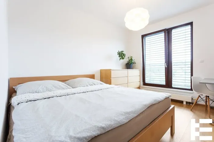 Pronájem bytu 3+kk, Praha - Hloubětín, Nademlejnská, 92 m2