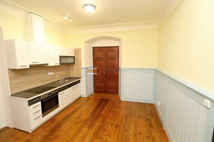 Pronájem bytu 1+1, Uhlířské Janovice, Václavské náměstí, 55 m2