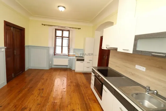 Pronájem bytu 1+1, Uhlířské Janovice, Václavské náměstí, 55 m2