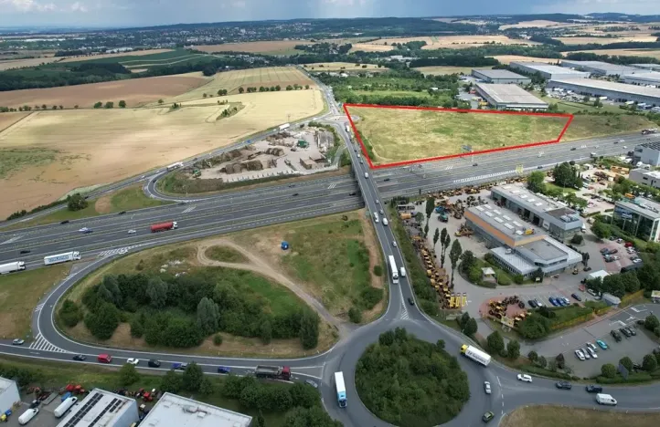 Pronájem komerčního pozemku, Praha, 1000 m2