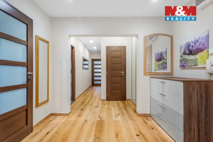 Prodej bytu 4+1, Chlumec, Vyklická, 99 m2