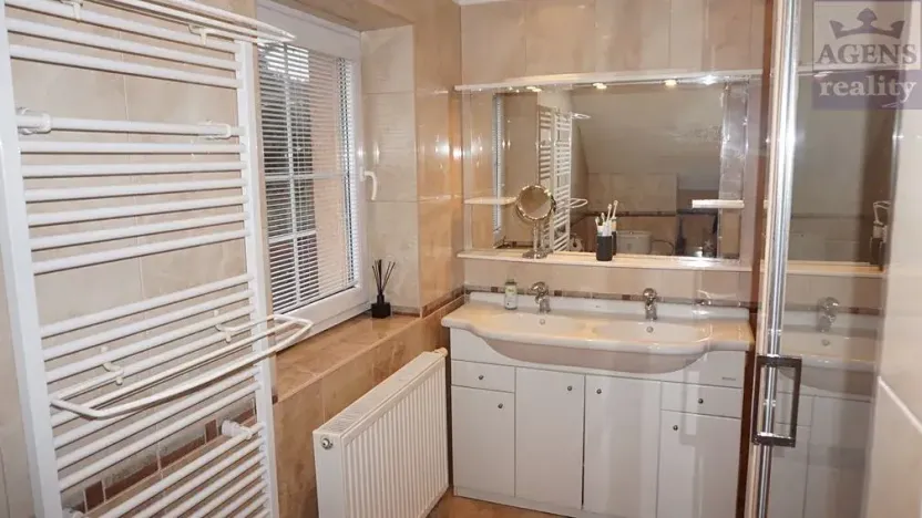 Prodej rodinného domu, Kozojedy, K Jevanům, 167 m2