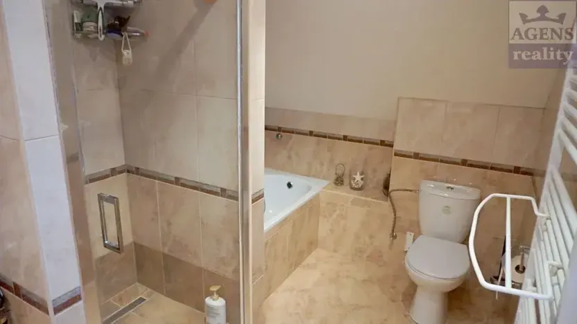 Prodej rodinného domu, Kozojedy, K Jevanům, 167 m2