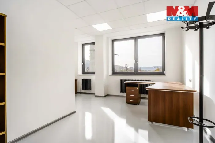 Pronájem kanceláře, Děčín - Děčín II-Nové Město, Benešovská, 320 m2