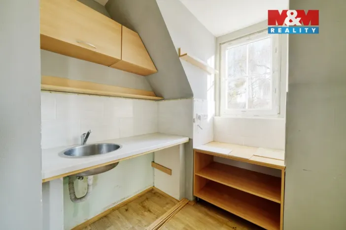 Prodej výrobních prostor, Mariánské Lázně - Úšovice, U Mlékárny, 1870 m2