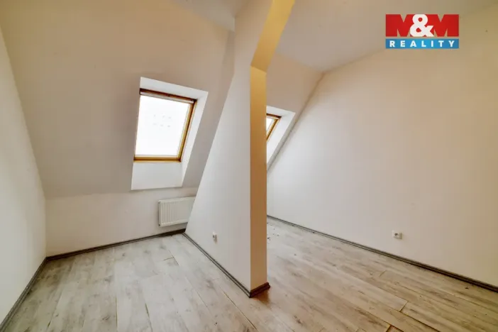 Prodej výrobních prostor, Mariánské Lázně - Úšovice, U Mlékárny, 1870 m2