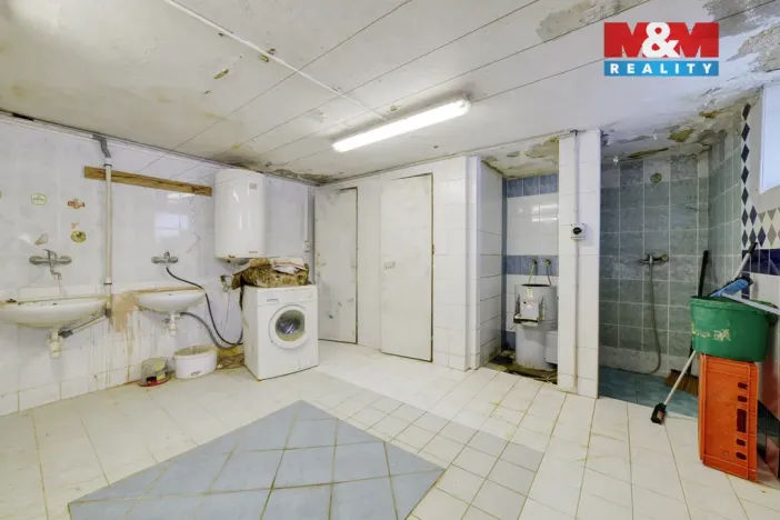 Prodej výrobních prostor, Mariánské Lázně - Úšovice, U Mlékárny, 1870 m2