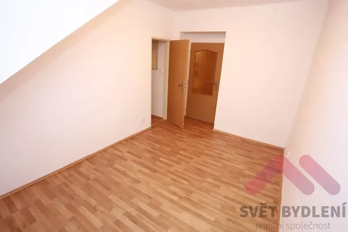 Pronájem bytu 2+1, Praha - Vršovice, Tolstého, 43 m2