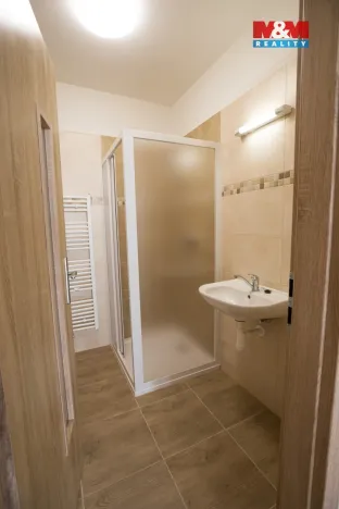 Pronájem bytu 1+kk, Jindřichův Hradec - Jindřichův Hradec I, nám. Míru, 30 m2