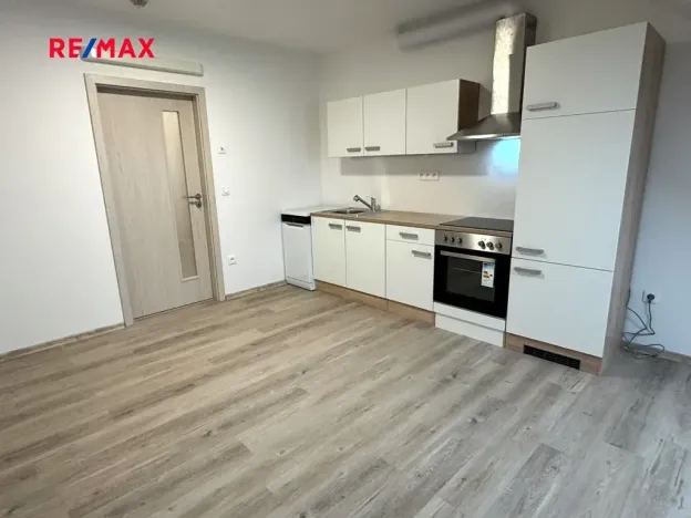 Pronájem bytu 2+kk, Kladno, Čermákova, 40 m2