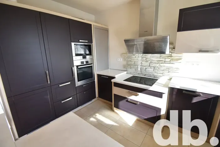 Pronájem bytu 3+kk, Karlovy Vary, Počernická, 140 m2