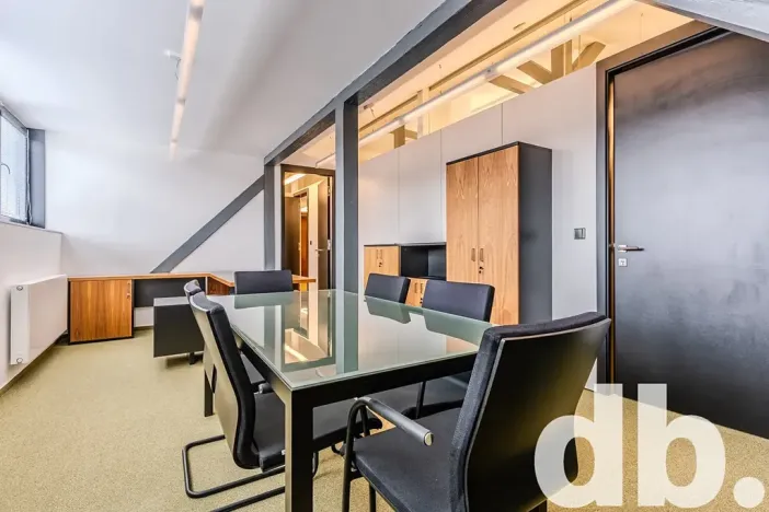 Pronájem kanceláře, Cheb, 26. dubna, 190 m2