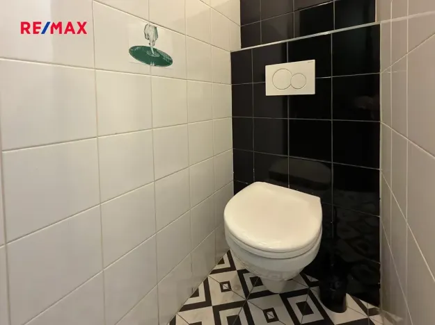 Pronájem kanceláře, Praha - Bubeneč, Šmeralova, 41 m2