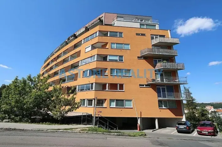 Pronájem bytu 2+kk, Praha - Vysočany, Skloněná, 60 m2