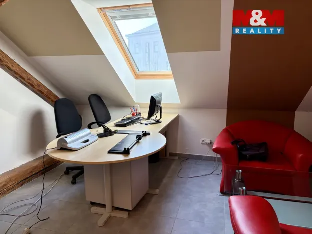 Pronájem kanceláře, Pardubice - Zelené Předměstí, Štefánikova, 96 m2