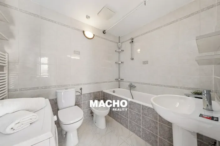 Pronájem bytu 3+kk, Praha - Vršovice, Černomořská, 70 m2