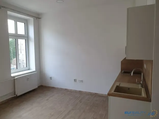 Pronájem bytu 1+kk, Náchod, Komenského, 29 m2