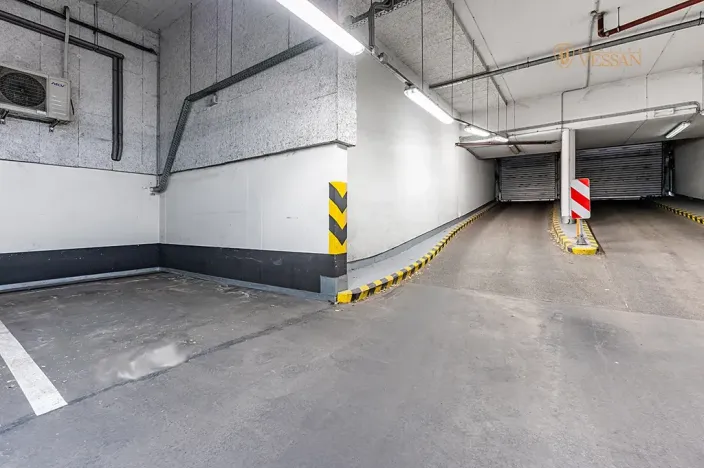 Prodej garážového stání, Praha - Smíchov, Karla Engliše, 12 m2