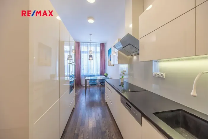 Prodej bytu 2+kk, Praha - Staré Město, Křižovnická, 71 m2