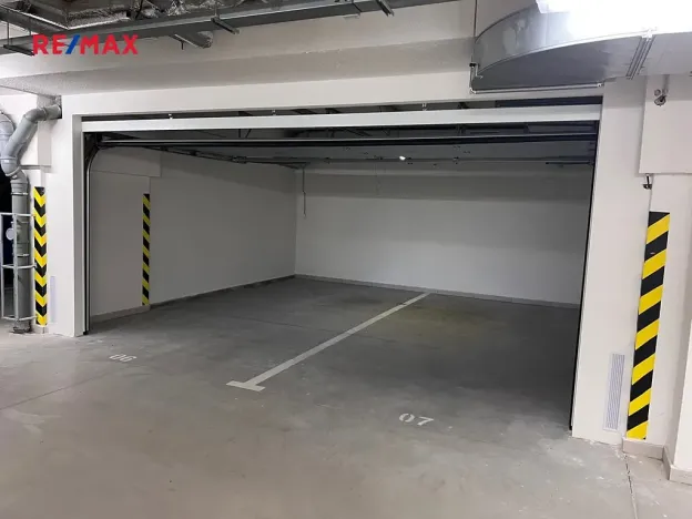 Pronájem garáže, Brno, Chvalovka, 25 m2