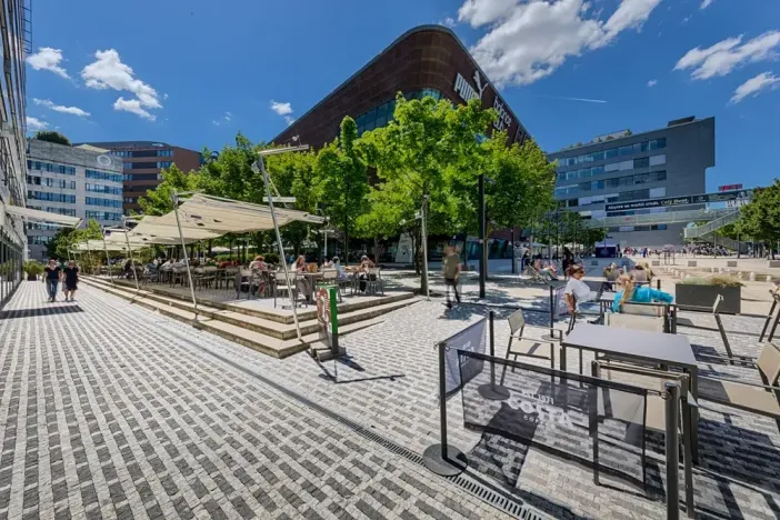 Pronájem kanceláře, Praha - Michle, Vyskočilova, 1500 m2