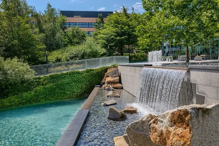 Pronájem kanceláře, Praha - Michle, Vyskočilova, 1500 m2