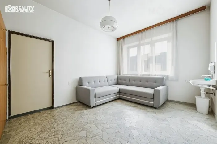 Prodej výrobních prostor, Hlubočany, 800 m2