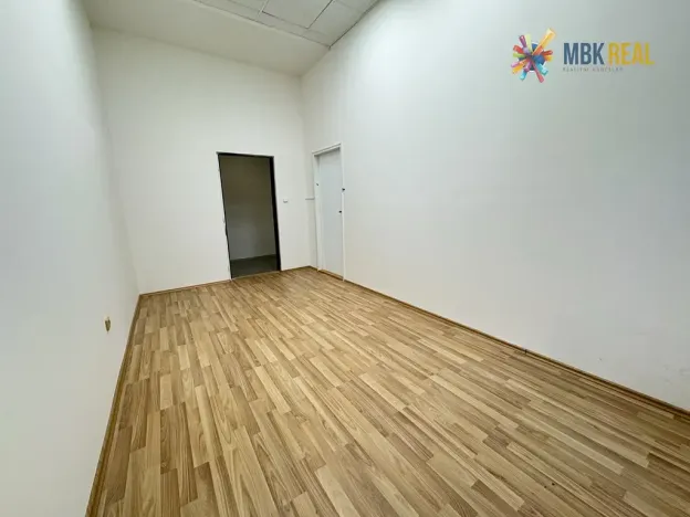 Pronájem kanceláře, Brno, Starobrněnská, 45 m2