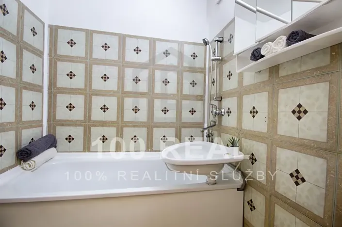 Pronájem bytu 2+1, Hradec Králové, Brožíkova, 55 m2