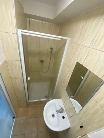 Pronájem bytu 1+kk, Praha - Hlubočepy, Na Zlíchově, 20 m2