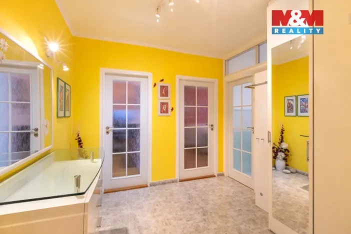 Prodej atypického bytu, Teplice - Trnovany, 83 m2