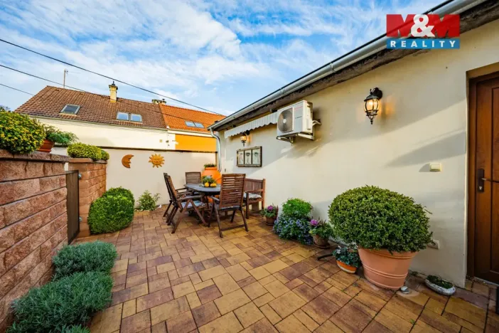 Prodej obchodního prostoru, Kladno - Kročehlavy, Vrchlického, 163 m2