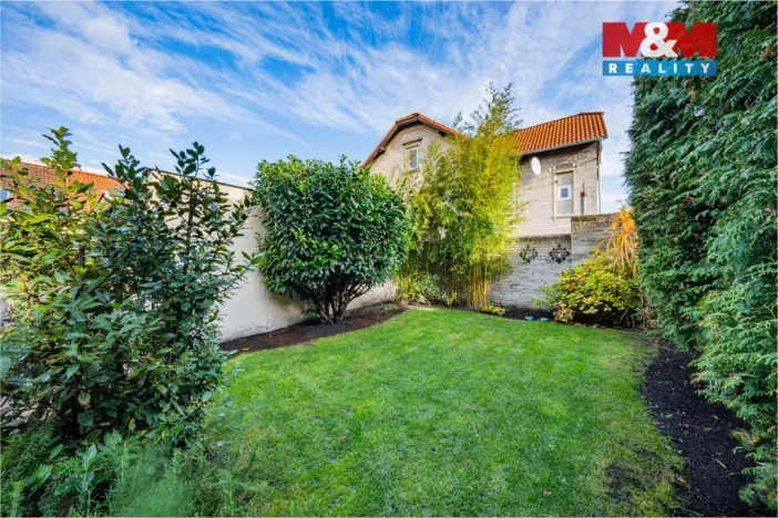 Prodej obchodního prostoru, Kladno - Kročehlavy, Vrchlického, 163 m2