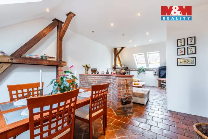 Prodej obchodního prostoru, Kladno - Kročehlavy, Vrchlického, 163 m2