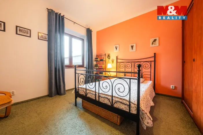 Prodej obchodního prostoru, Kladno - Kročehlavy, Vrchlického, 163 m2