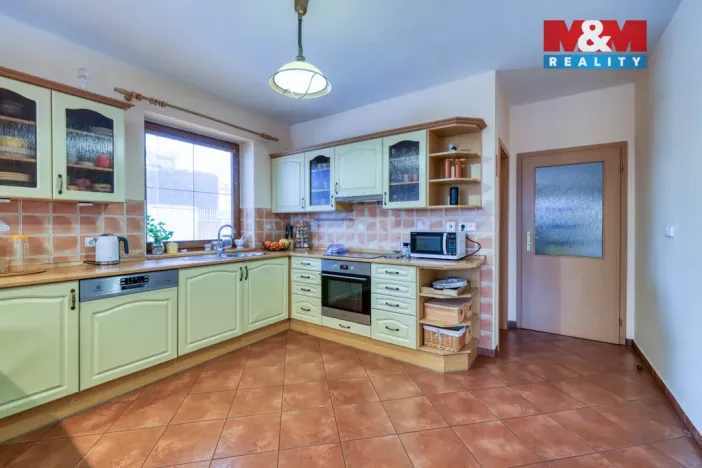 Prodej rodinného domu, Kvíčovice, 249 m2