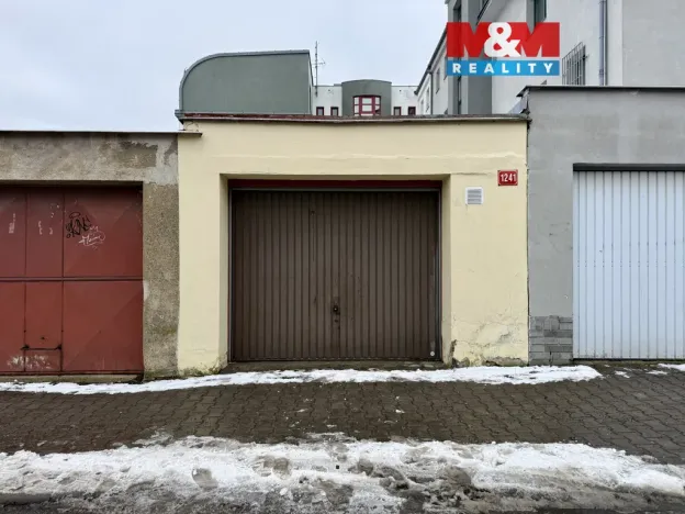 Pronájem garáže, Kladno, Kubelíkova, 17 m2