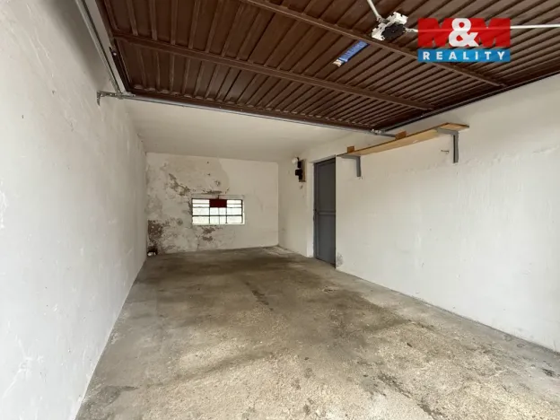 Pronájem garáže, Kladno, Kubelíkova, 17 m2