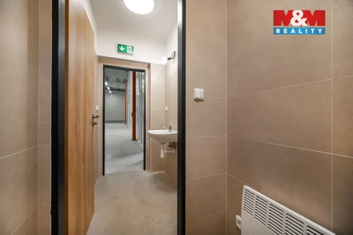 Pronájem skladu, Cerekvice nad Loučnou - Pekla, 2380 m2