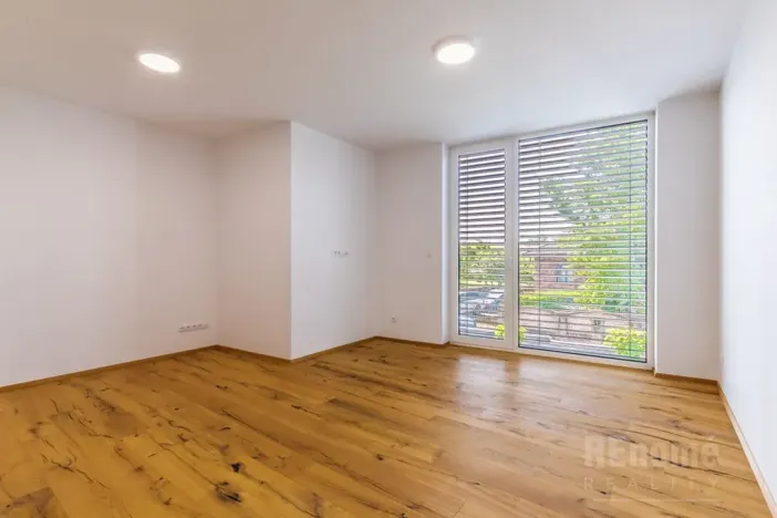 Pronájem rodinného domu, Jesenice, Průběžná, 200 m2